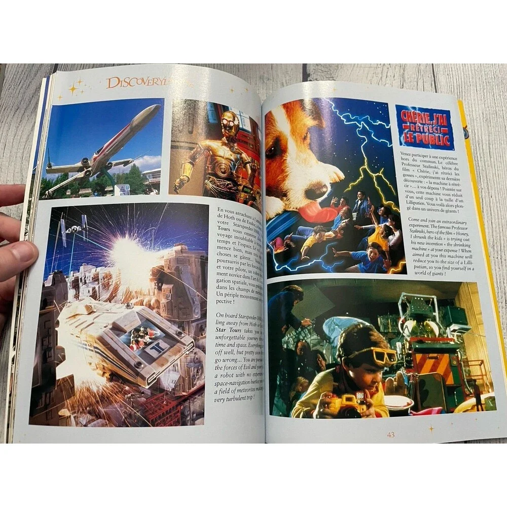 Vintage Vtg 1999 Disneyland Paris Souvenir Book Brochure